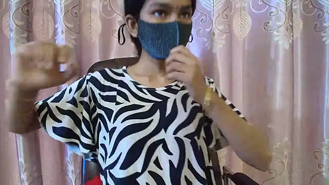 Snapshot of Srabontii chatting on 10/18/25, 06:37 Srabontii online show from 10/18/25, 06:37