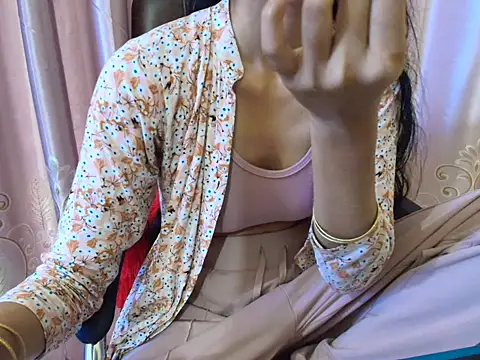 Snapshot of Srabontii chatting on 10/19/25, 06:47 Srabontii online show from 10/19/25, 06:47