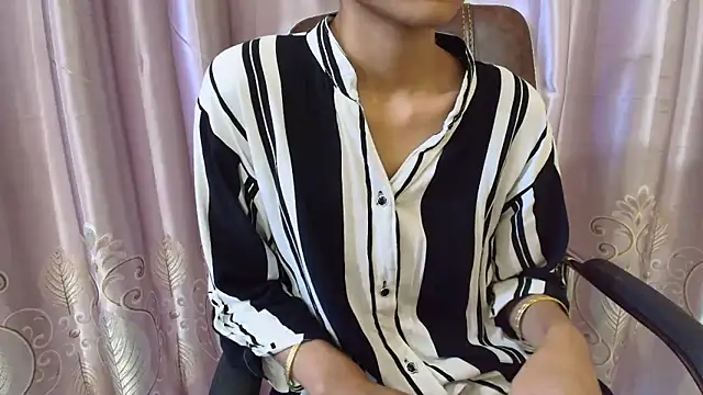 Snapshot of Srabontii chatting on 10/22/25, 10:37 Srabontii online show from 10/22/25, 10:37