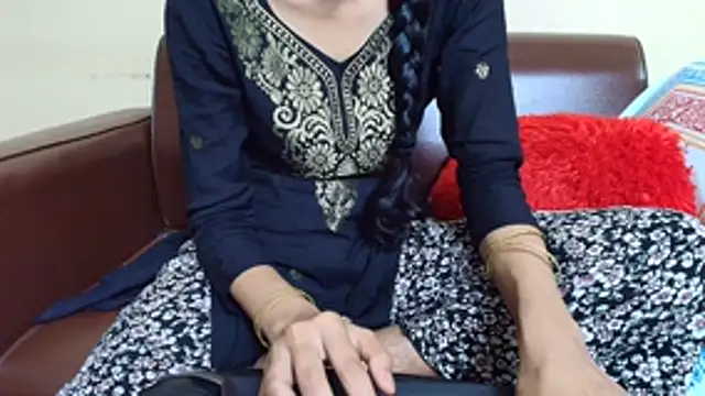 Snapshot of Srabontii chatting on 11/02/25, 06:21 Srabontii online show from 11/02/25, 06:21