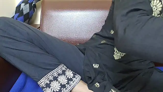 Snapshot of Srabontii chatting on 11/11/25, 10:48 Srabontii online show from 11/11/25, 10:48