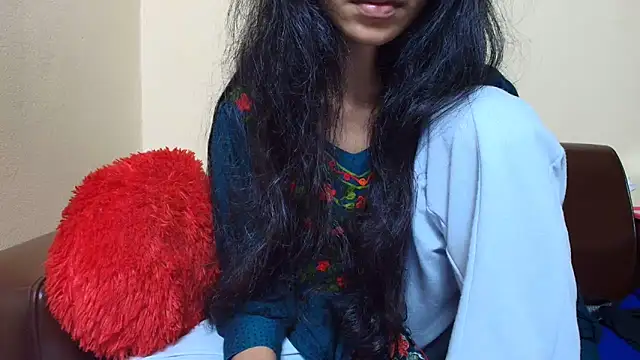 Snapshot of Srabontii chatting on 11/14/25, 10:07 Srabontii online show from 11/14/25, 10:07