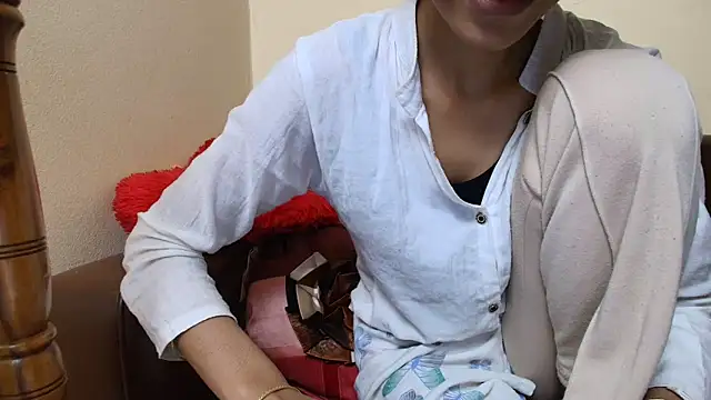 Snapshot of Srabontii chatting on 11/17/25, 05:02 Srabontii online show from 11/17/25, 05:02