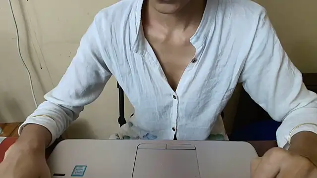 Snapshot of Srabontii chatting on 11/23/25, 09:31 Srabontii online show from 11/23/25, 09:31