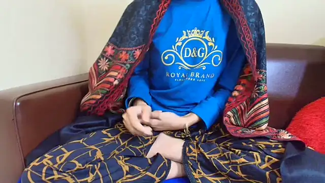 Snapshot of Srabontii chatting on 11/28/25, 08:44 Srabontii online show from 11/28/25, 08:44