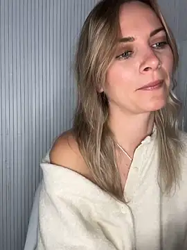 Milla  one online show from 10/15/25, 07:41