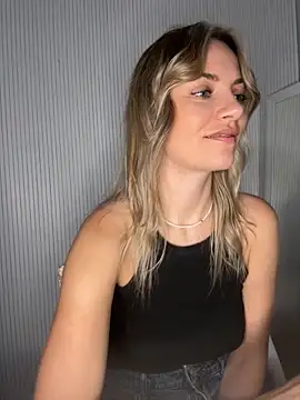 Milla  one online show from 10/20/25, 07:20