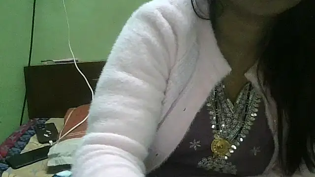 Snapshot of couplesuni chatting on 12/03/25, 05:00 couplesuni online show from 12/03/25, 05:00