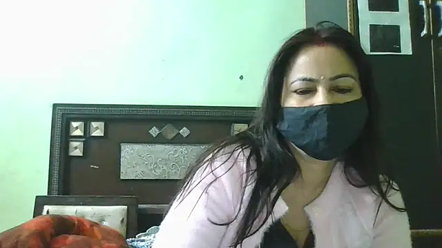 Snapshot of couplesuni chatting on 12/15/25, 03:44 couplesuni online show from 12/15/25, 03:44