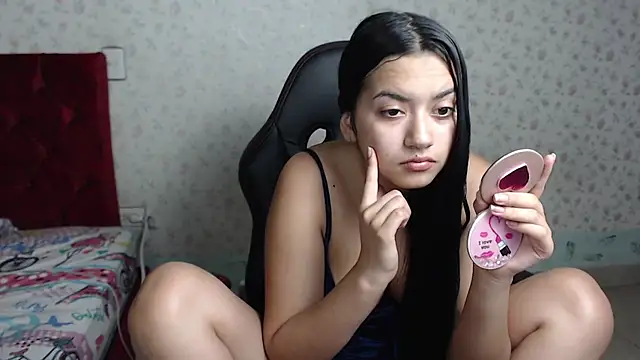 Snapshot of kayla_k18 chatting on 03/15/25, 10:11 kayla k18 online show from 03/15/25, 10:11
