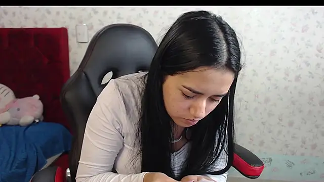 Snapshot of kayla_k18 chatting on 10/03/25, 02:08 kayla k18 online show from 10/03/25, 02:08