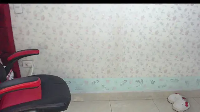 Snapshot of kayla_k18 chatting on 10/29/25, 01:08 kayla k18 online show from 10/29/25, 01:08