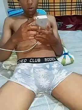 Snapshot of Arturo_Stone chatting on 02/05/25, 05:20 Arturo Stone online show from 02/05/25, 05:20