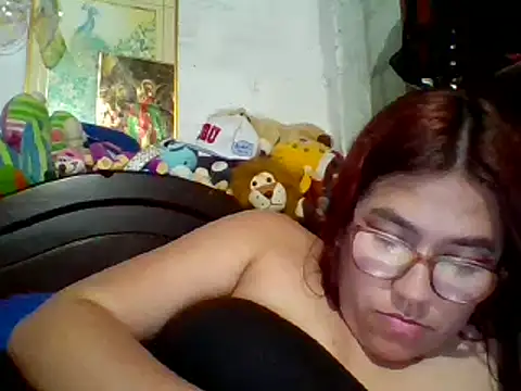 dafne19  online show from 12/18/24, 07:15