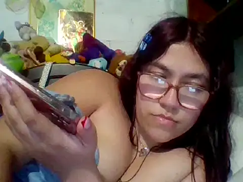 dafne19  online show from 02/13/25, 06:52