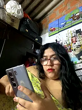 dafne19  online show from 10/29/25, 04:15