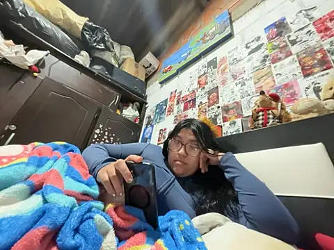 dafne19  online show from 05/17/26, 01:58