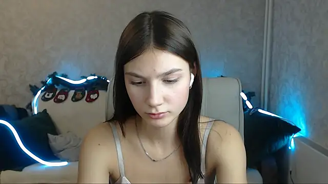 AnaHoney online show from 12/18/24, 10:19