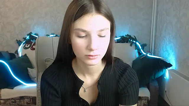 AnaHoney online show from 12/21/24, 12:53