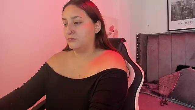 Snapshot of Alaia_Cute chatting on 09/24/25, 02:59 Alaia Cute online show from 09/24/25, 02:59