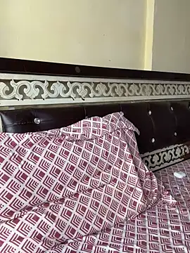 Snapshot of Aakanshaa__ chatting on 10/23/25, 05:07 Aakanshaa   online show from 10/23/25, 05:07