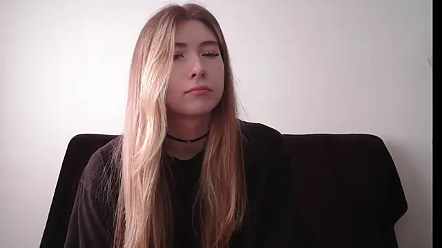 ErikaShyy online show from 09/25/25, 10:30