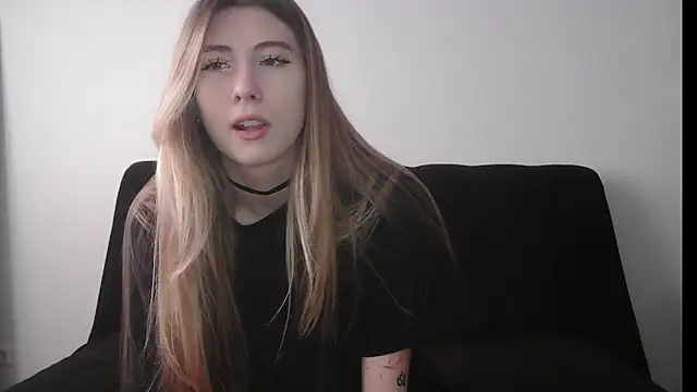 ErikaShyy online show from 10/09/25, 10:46