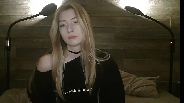 Snapshot of ErikaShyy chatting on 11/26/25, 10:49 ErikaShyy online show from 11/26/25, 10:49