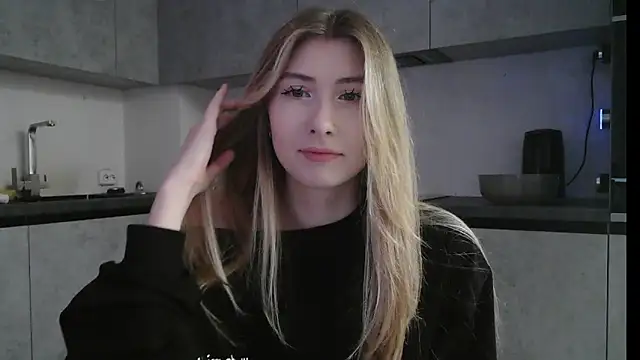 Snapshot of ErikaShyy chatting on 12/04/25, 10:46 ErikaShyy online show from 12/04/25, 10:46