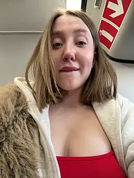 Snapshot of Sophie_Avory chatting on 04/11/26, 04:11 Sophie Avory online show from 04/11/26, 04:11