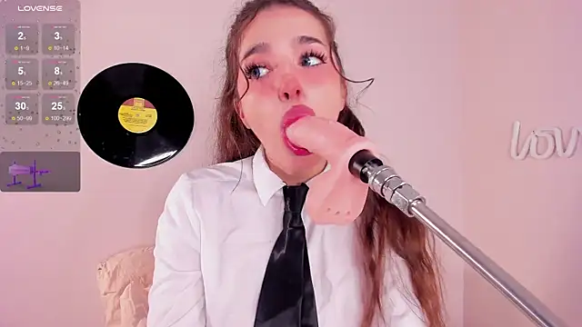 Snapshot of LosAlicee chatting on 10/22/25, 07:02 LosAlicee online show from 10/22/25, 07:02