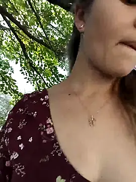 Snapshot of astiSWEET chatting on 09/20/25, 07:53 astiSWEET online show from 09/20/25, 07:53