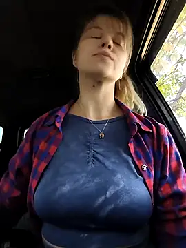 Snapshot of astiSWEET chatting on 10/06/25, 08:12 astiSWEET online show from 10/06/25, 08:12