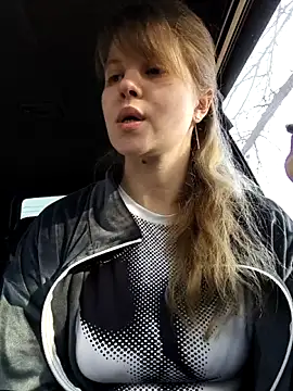 Snapshot of astiSWEET chatting on 11/14/25, 08:02 astiSWEET online show from 11/14/25, 08:02