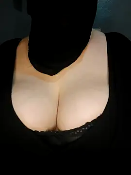 Snapshot of tota_ chatting on 02/18/25, 07:41 tota online show from 02/18/25, 07:41