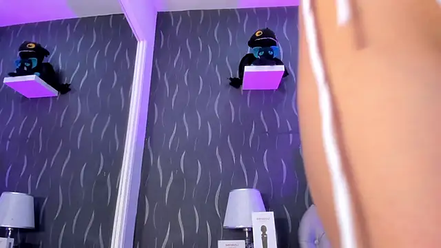 Snapshot of LiaFlowers chatting on 01/31/25, 04:25 LiaFlowers online show from 01/31/25, 04:25