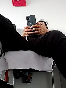 katysquirtdirty online show from 02/25/25, 08:09