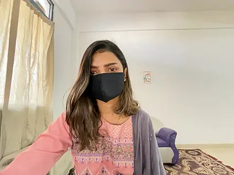 Snapshot of MaYaa__11 chatting on 12/19/24, 04:56 MaYaa 11 online show from 12/19/24, 04:56