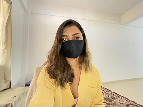 Snapshot of MaYaa__11 chatting on 12/20/24, 04:20 MaYaa 11 online show from 12/20/24, 04:20