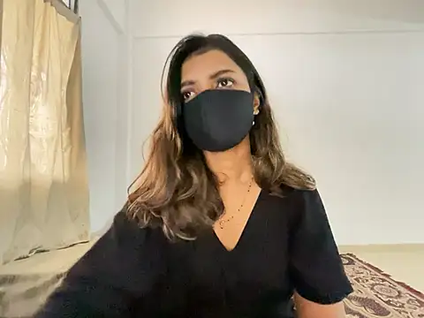 Snapshot of MaYaa__11 chatting on 12/24/24, 03:27 MaYaa 11 online show from 12/24/24, 03:27