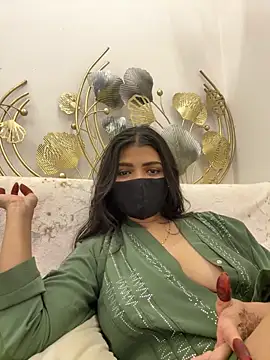 Snapshot of MaYaa__11 chatting on 12/15/25, 07:01 MaYaa 11 online show from 12/15/25, 07:01