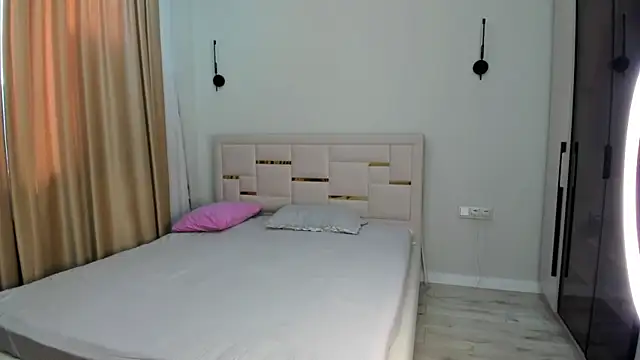 Snapshot of Lola_Peach chatting on 11/26/25, 07:09 Lola Peach online show from 11/26/25, 07:09