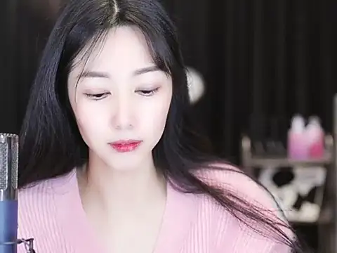 Nuyoah-77 online show from 12/20/24, 04:04