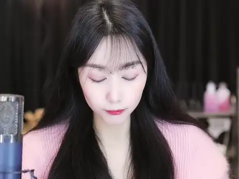 Nuyoah-77 online show from 12/22/24, 02:49