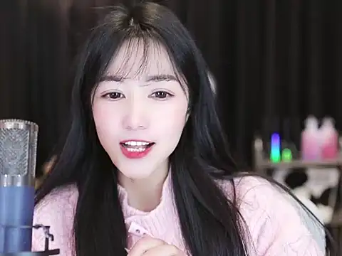 Nuyoah-77 online show from 12/23/24, 06:05