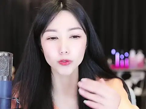 Nuyoah-77 online show from 12/25/24, 04:11