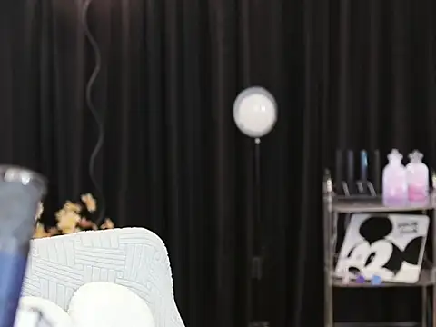 Nuyoah-77 online show from 12/26/24, 03:31