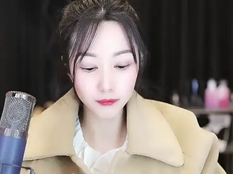 Nuyoah-77 online show from 12/28/24, 07:01