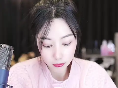 Nuyoah-77 online show from 01/06/25, 04:13