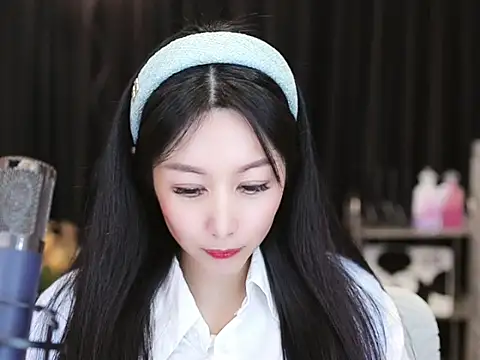 Nuyoah-77 online show from 01/23/25, 07:07